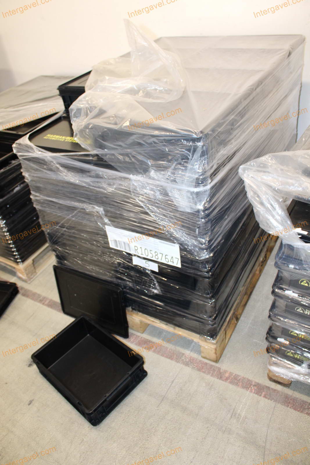 Műanyag láda - 400x300-120 2