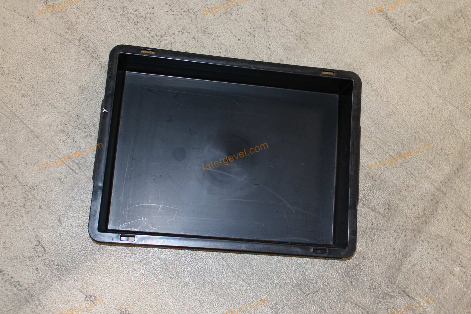 Műanyag láda - 400x300-65 3