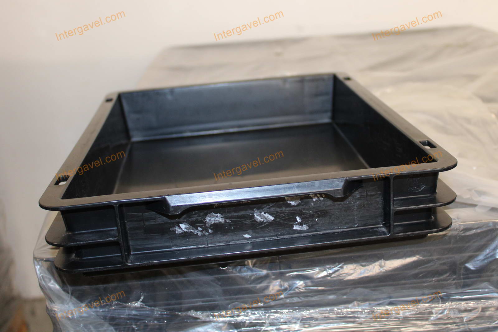 Műanyag láda - 400x300-65 6