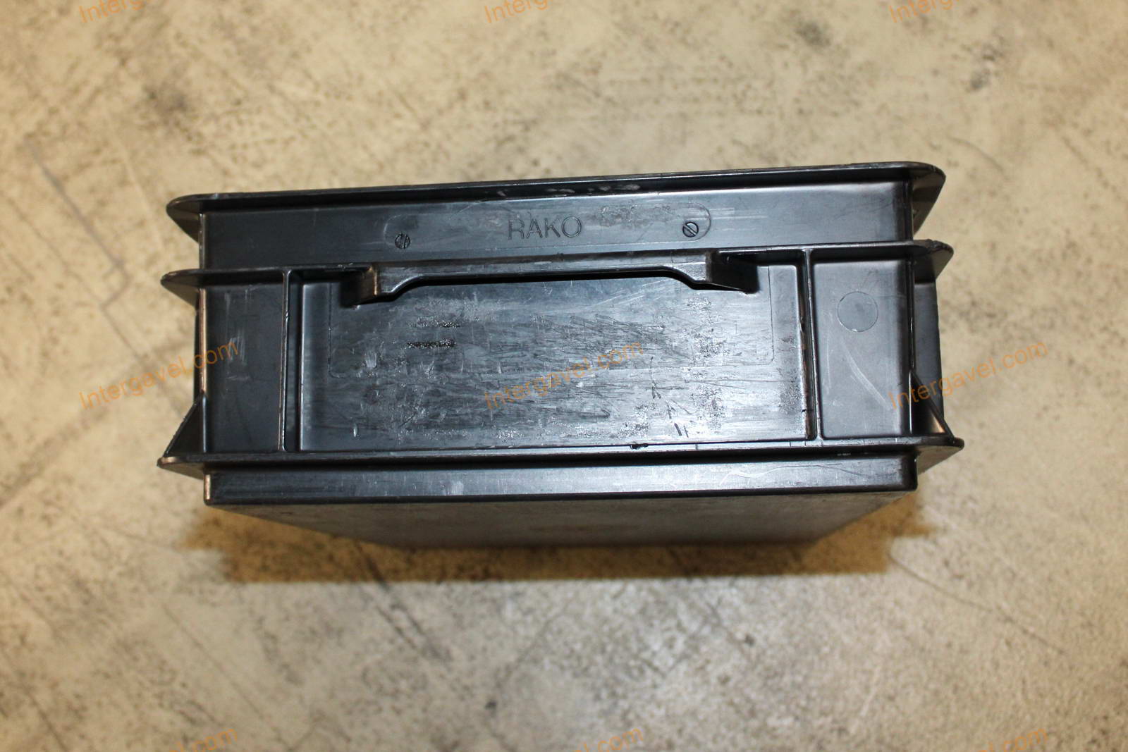 Műanyag láda - 400x300-117 6