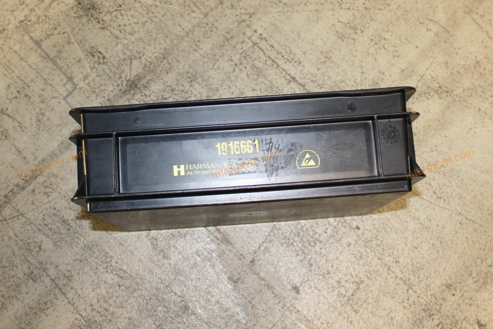 Műanyag láda - 400x300-117 5