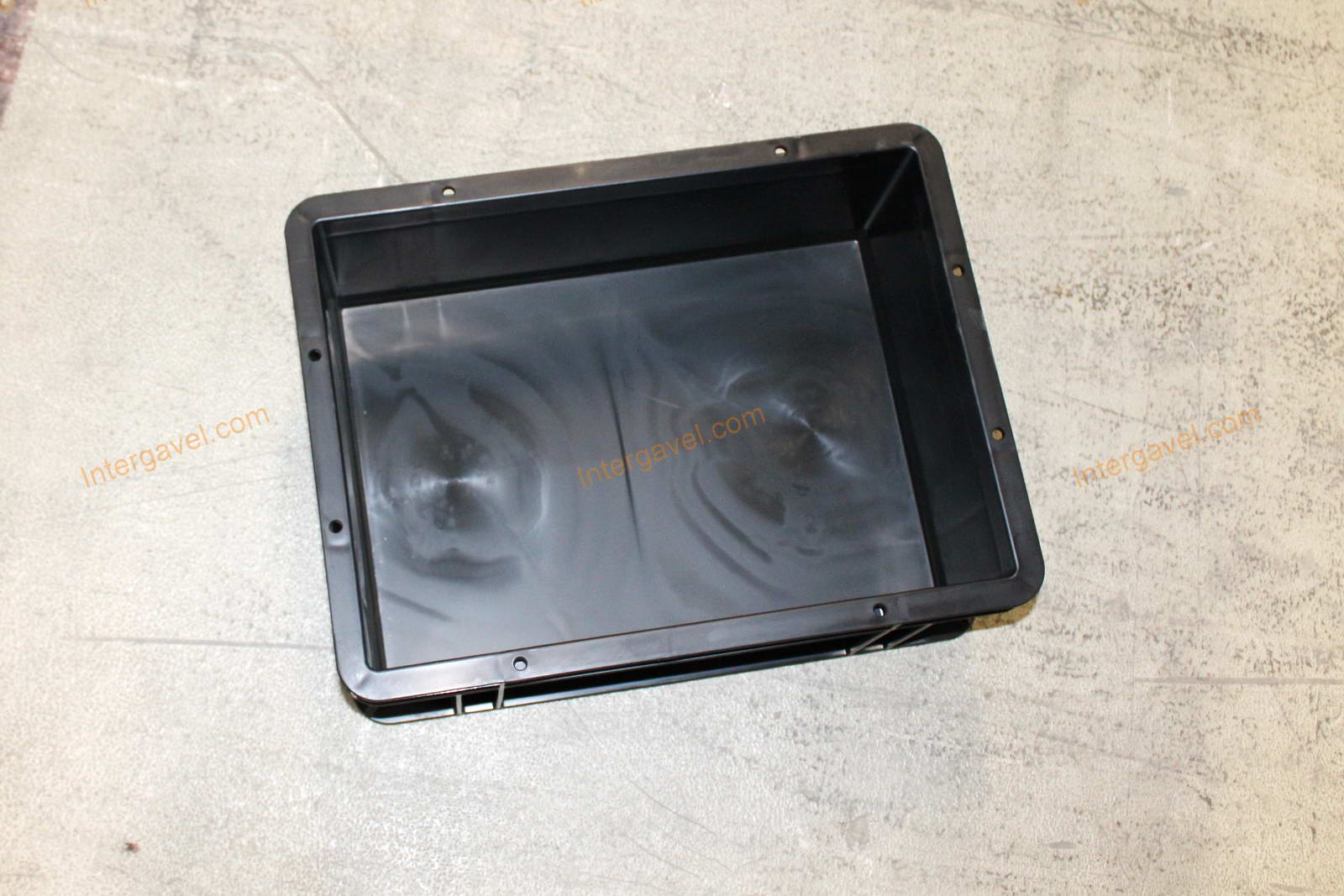 Műanyag láda - 400x300-145 3