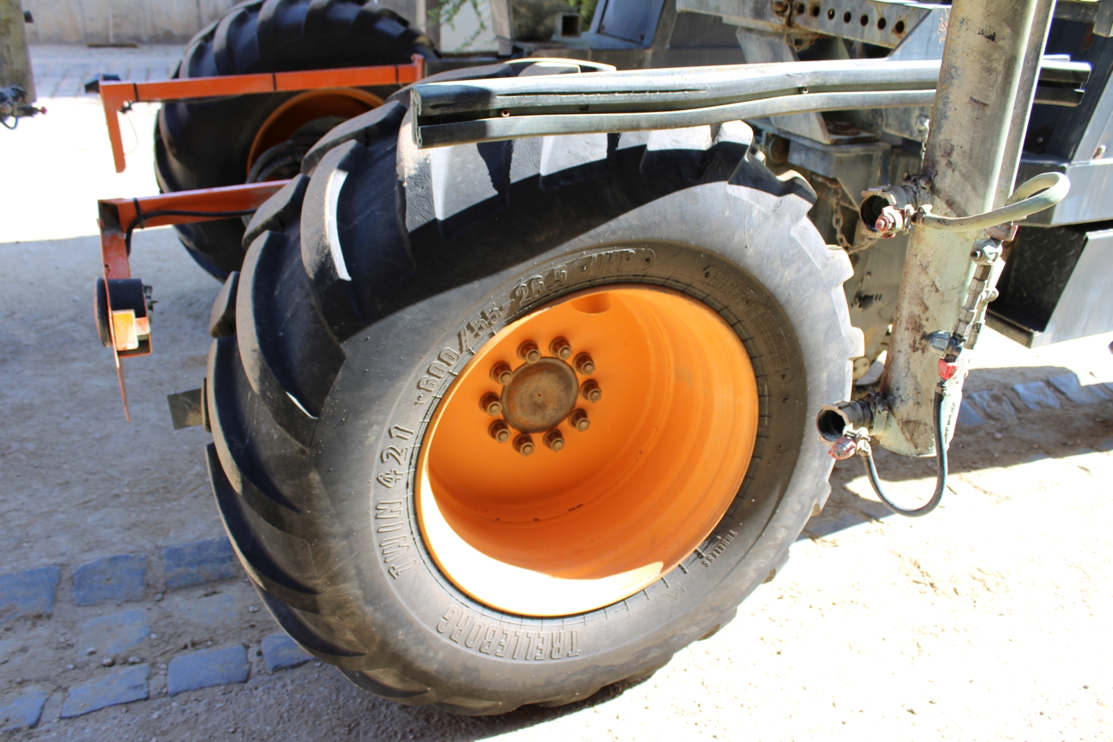 Pellenc 8590 szüretelő kombájn, szüretelő és permetező adapterrel 5