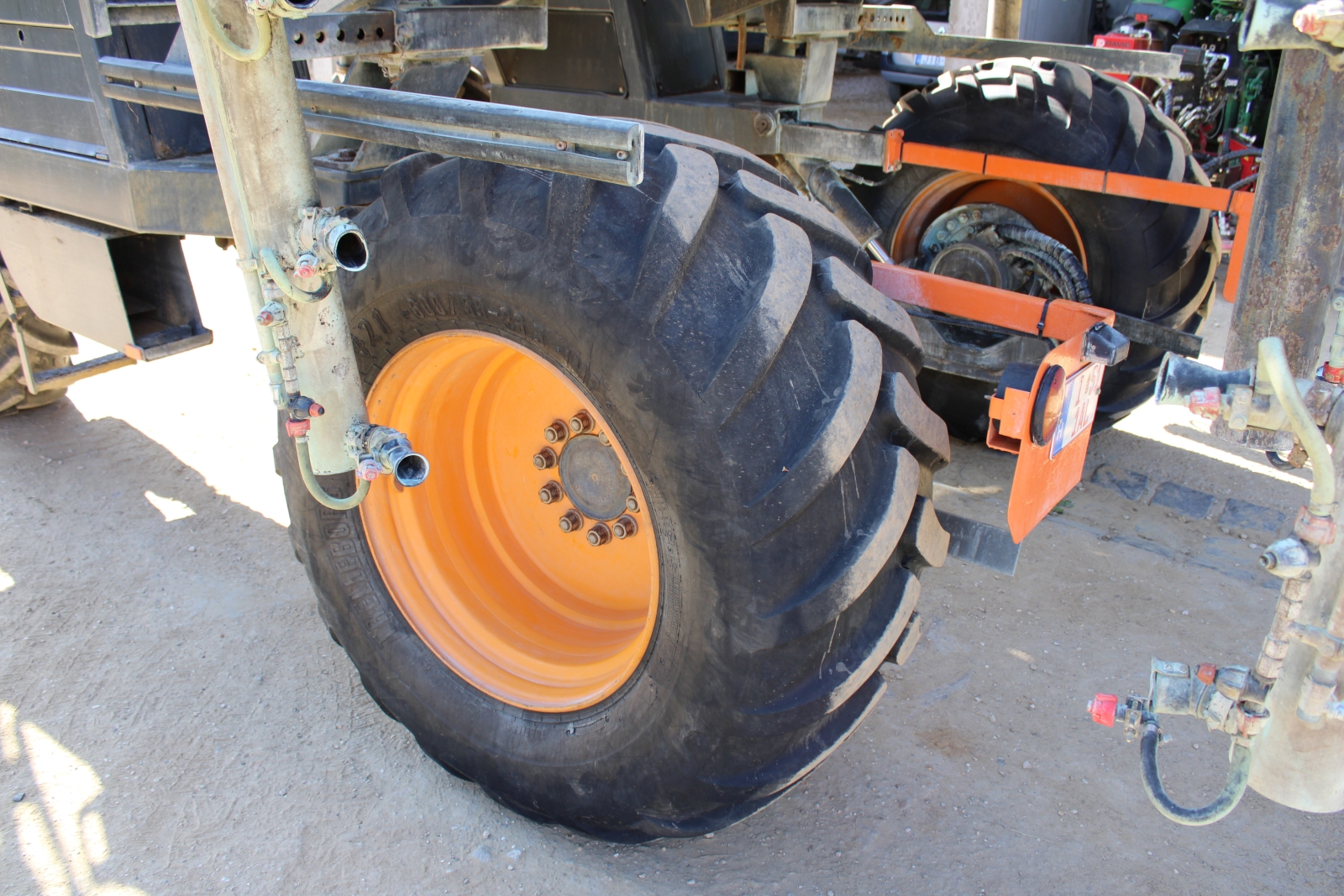 Pellenc 8590 szüretelő kombájn, szüretelő és permetező adapterrel 6