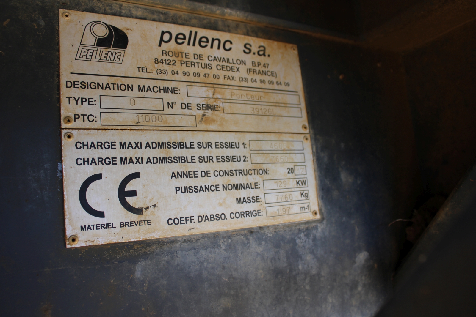 Pellenc 8590 szüretelő kombájn, szüretelő és permetező adapterrel 10