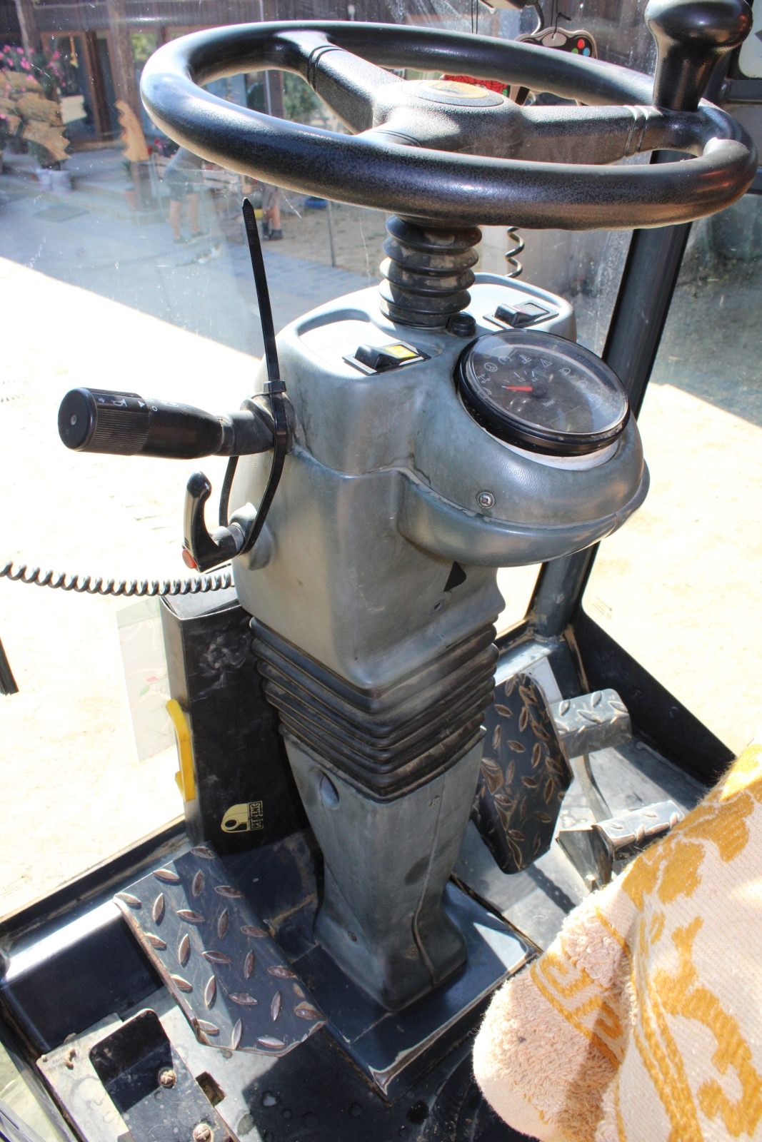 Pellenc 8590 szüretelő kombájn, szüretelő és permetező adapterrel 15