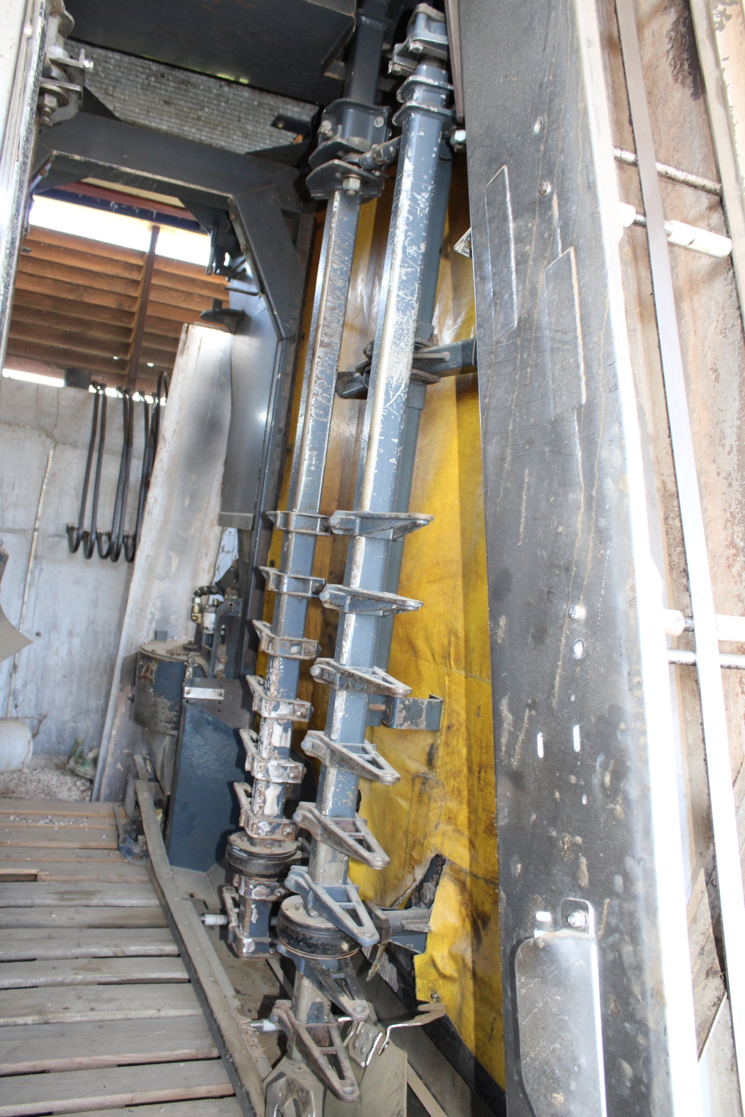 Pellenc 8590 szüretelő kombájn, szüretelő és permetező adapterrel 29