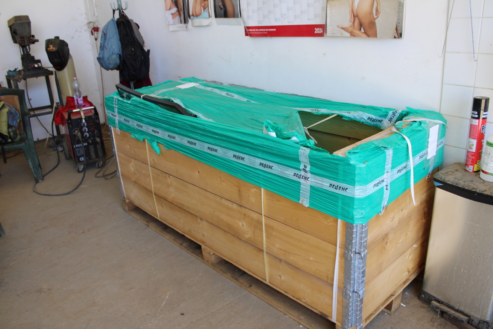 Pellenc 8590 szüretelő kombájn, szüretelő és permetező adapterrel 37