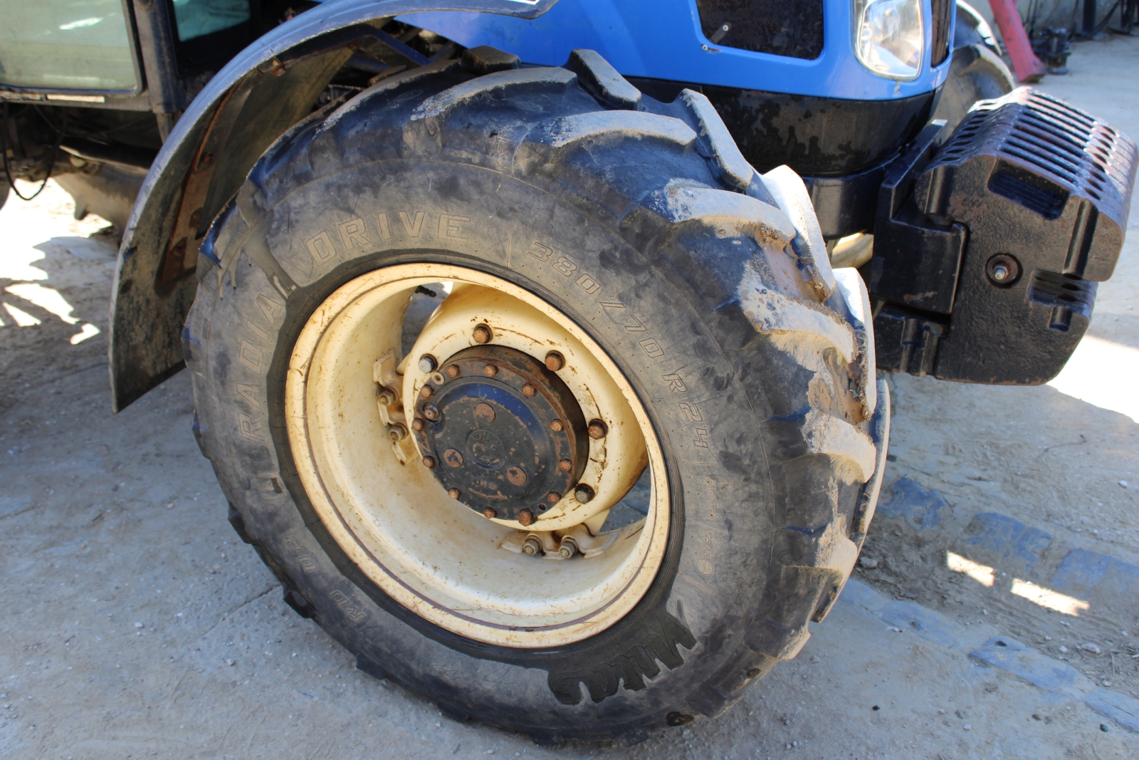 New Holland TL 90 A traktor 8