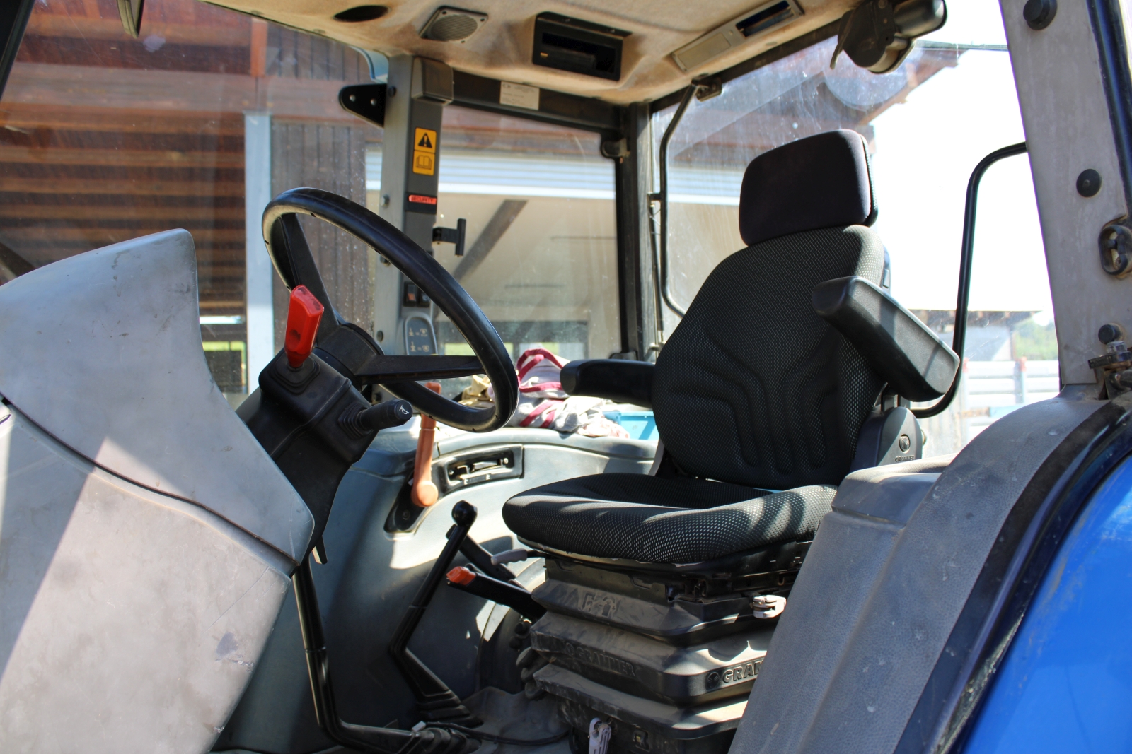 New Holland TL 90 A traktor 14