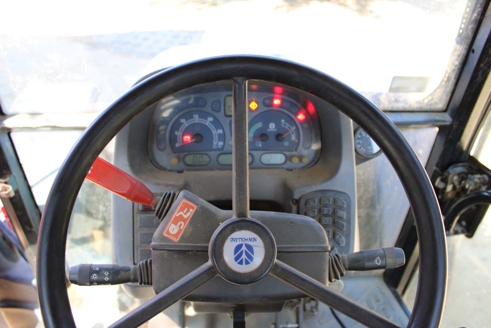 New Holland TL 90 A traktor 15