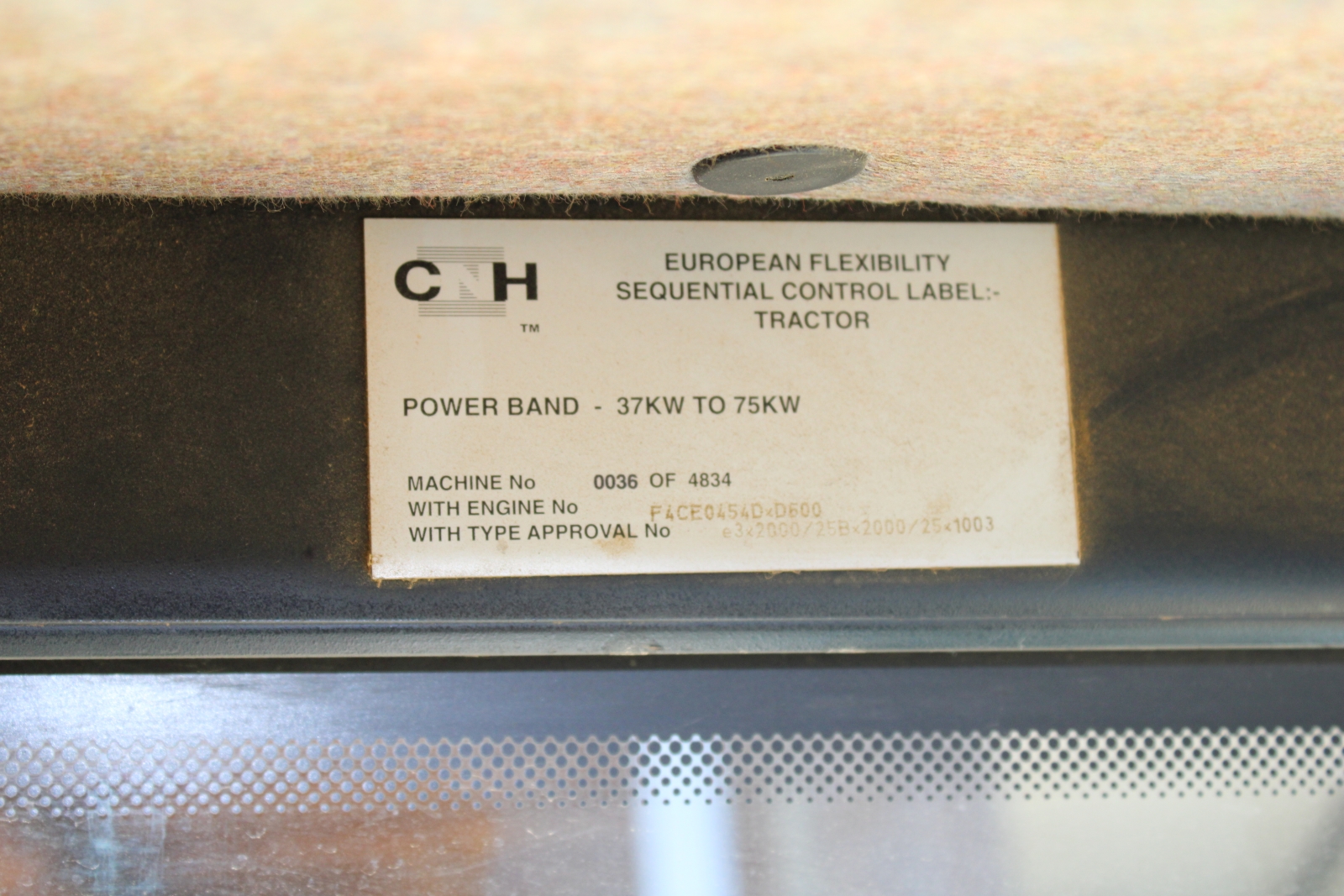 New Holland TL 90 A traktor 16