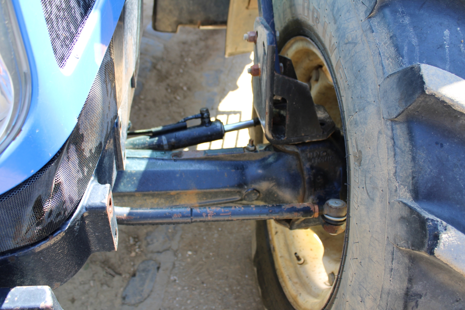 New Holland TL 90 A traktor 18