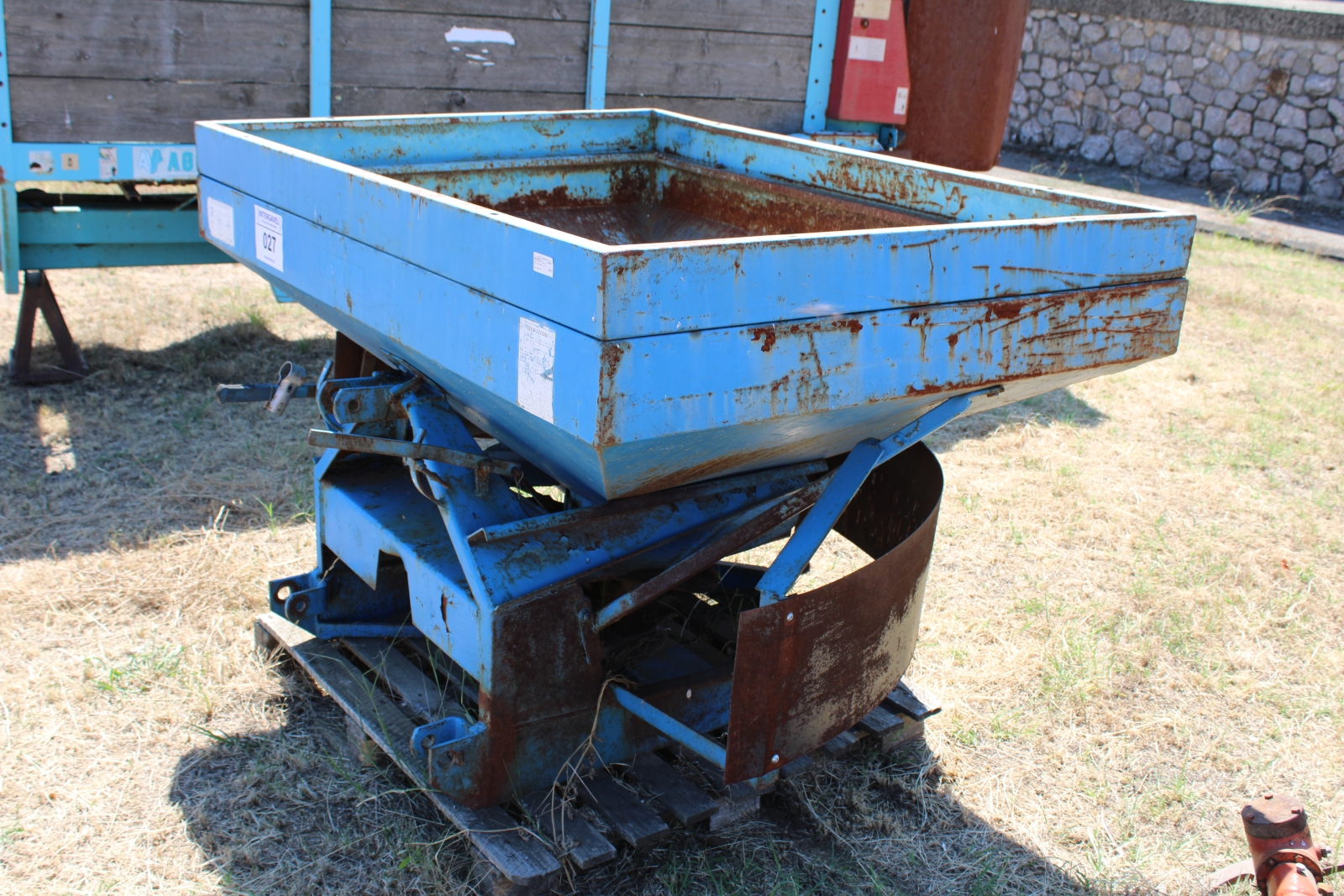 Röpítőtárcsás műtrágyaszóró 2