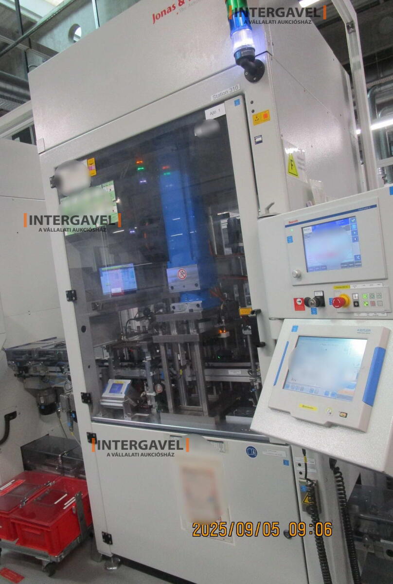 Szerelő munkahely - szegecselés, bélyegzés