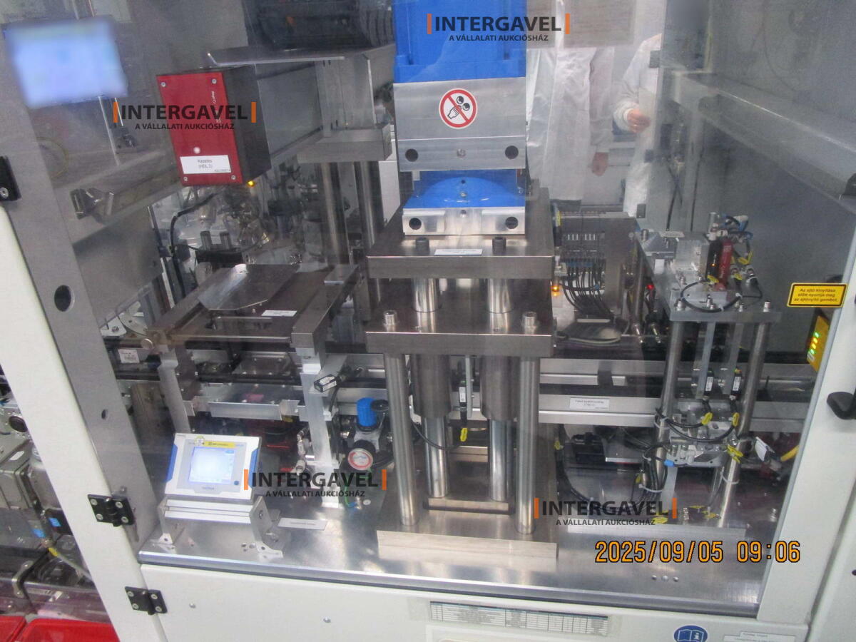 Szerelő munkahely - szegecselés, bélyegzés 3