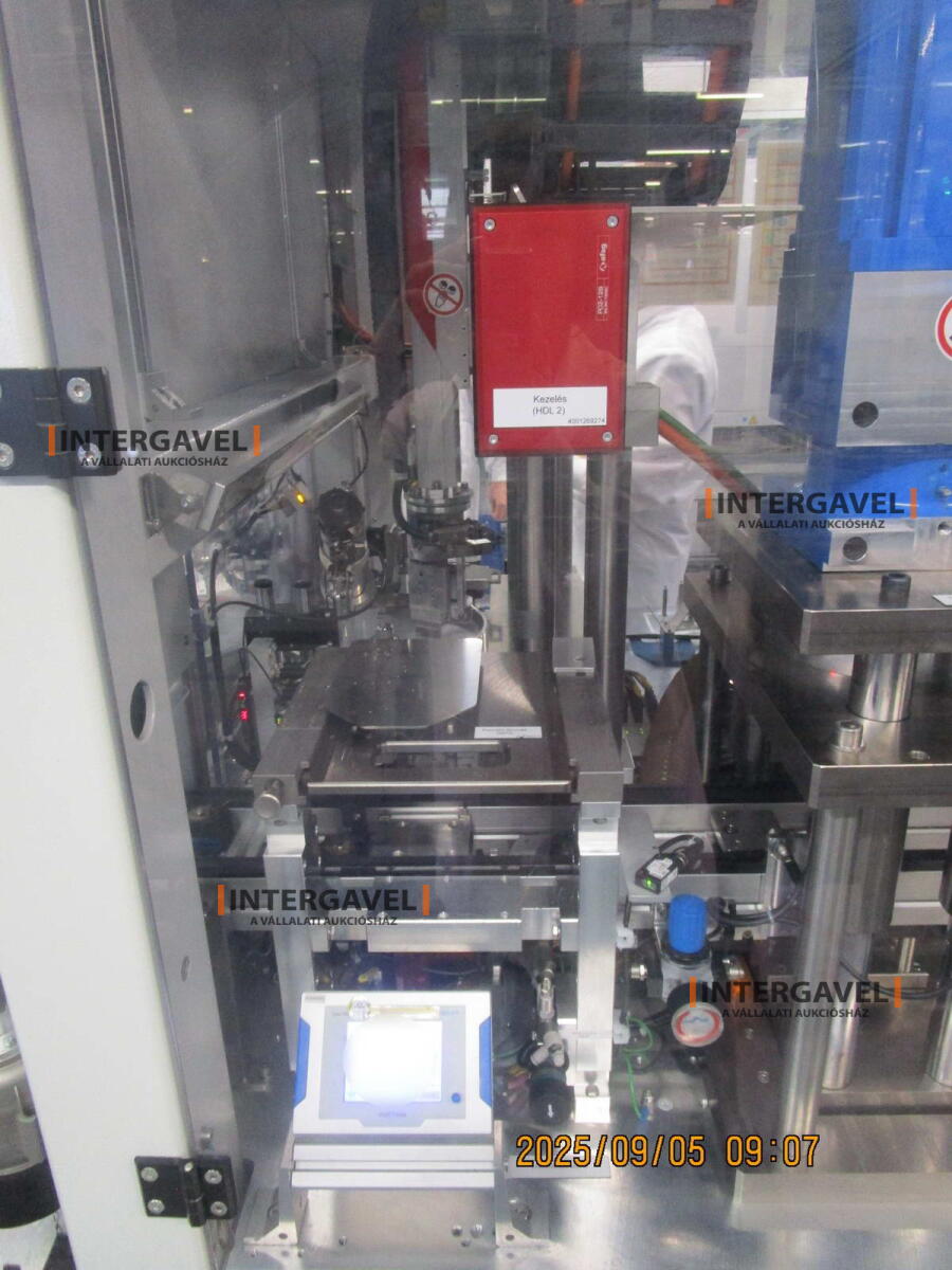 Szerelő munkahely - szegecselés, bélyegzés 4