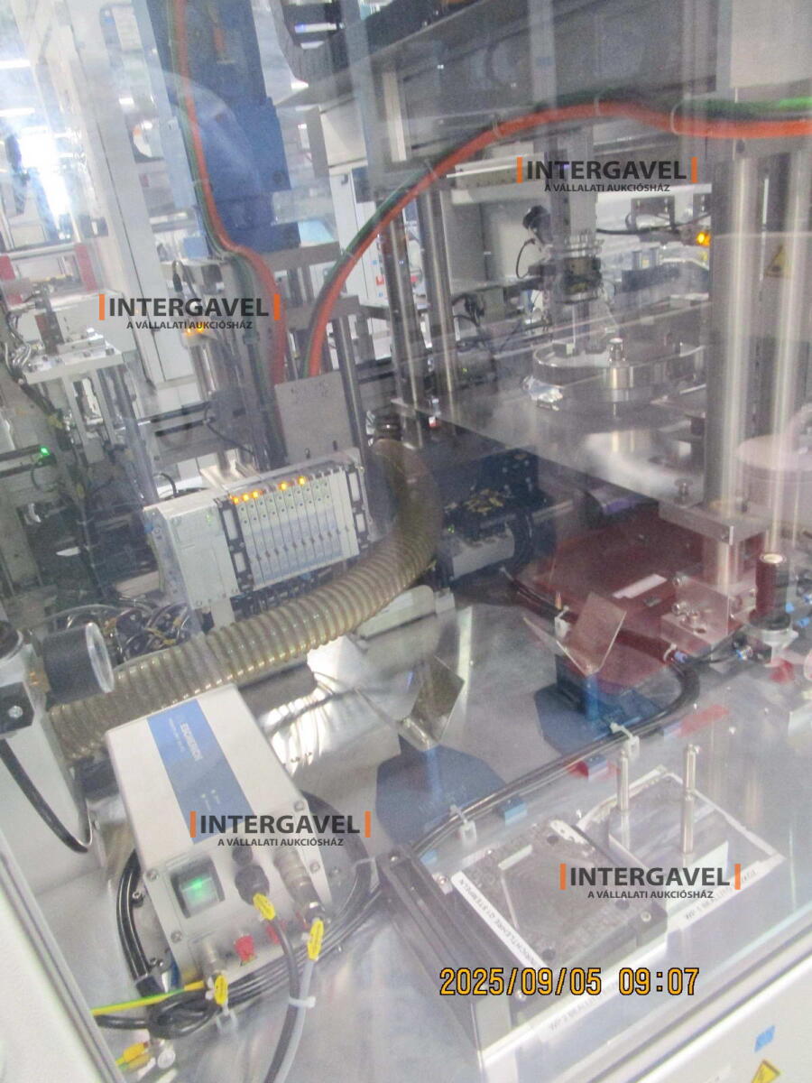 Szerelő munkahely - szegecselés, bélyegzés 6