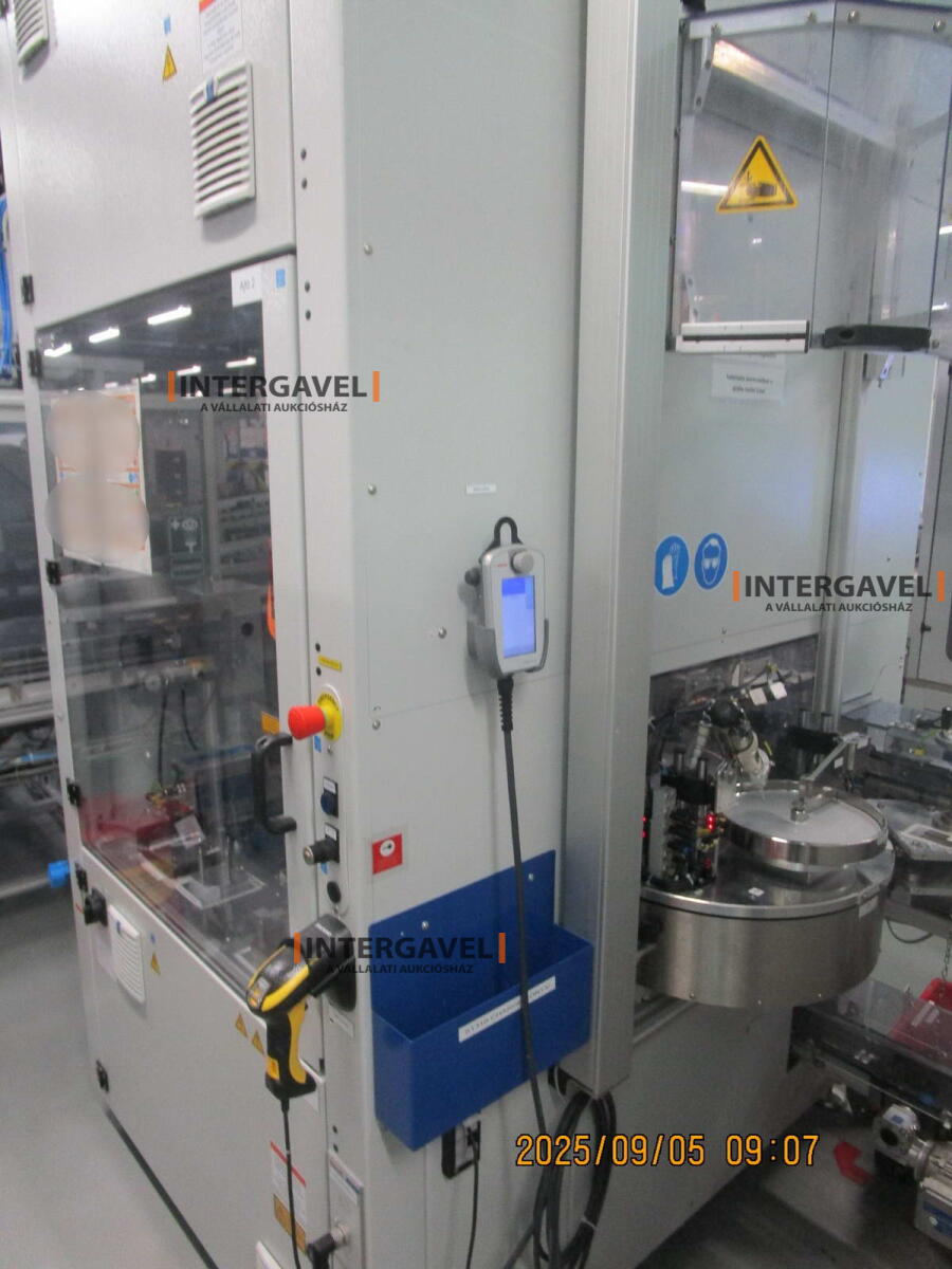 Szerelő munkahely - szegecselés, bélyegzés 7