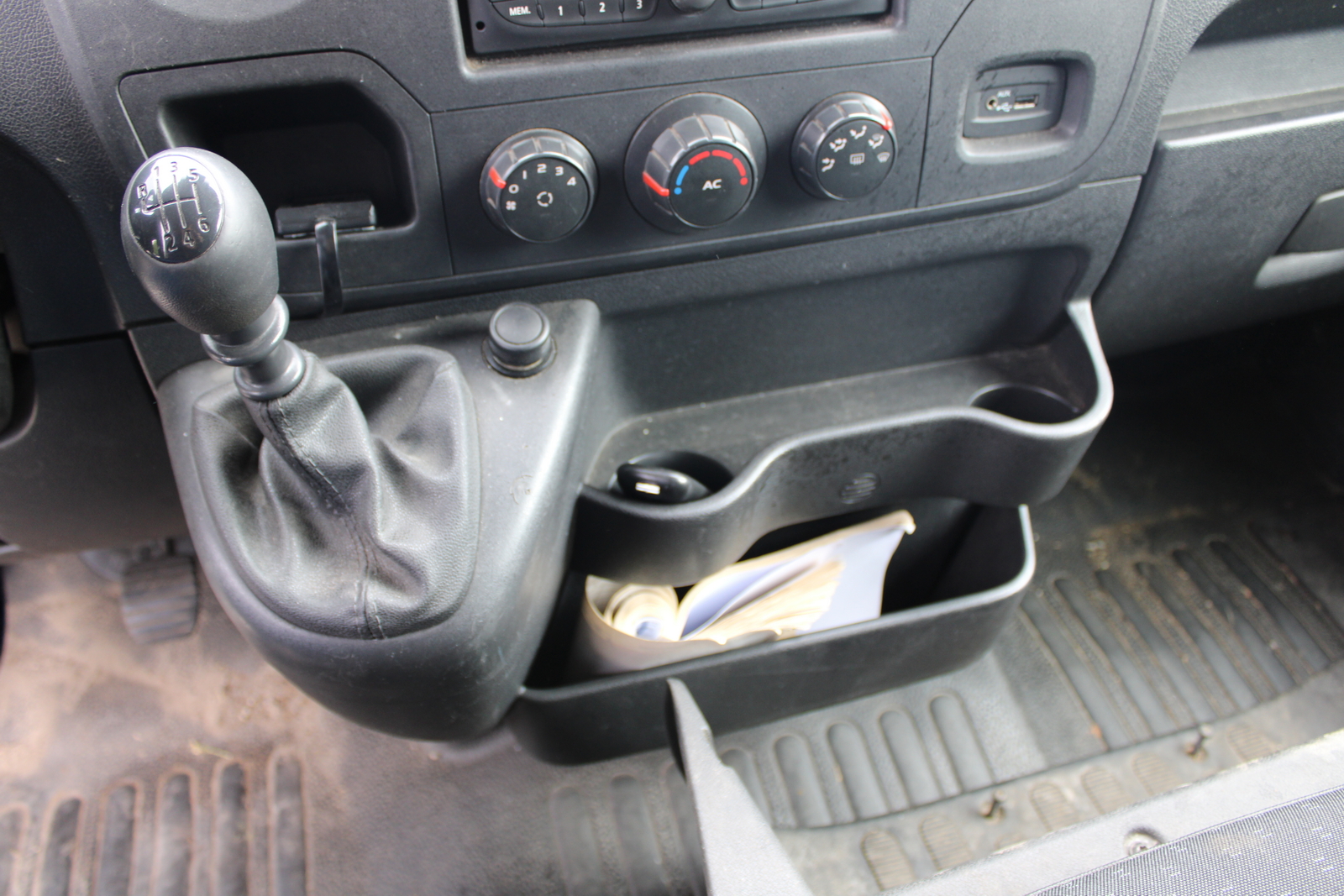 Opel Movano teherautó 17