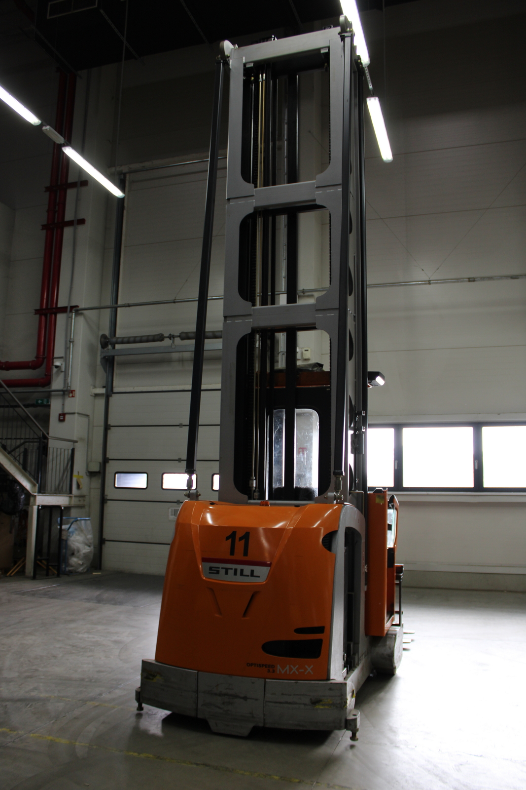 Keskenyfolyosós targonca 18