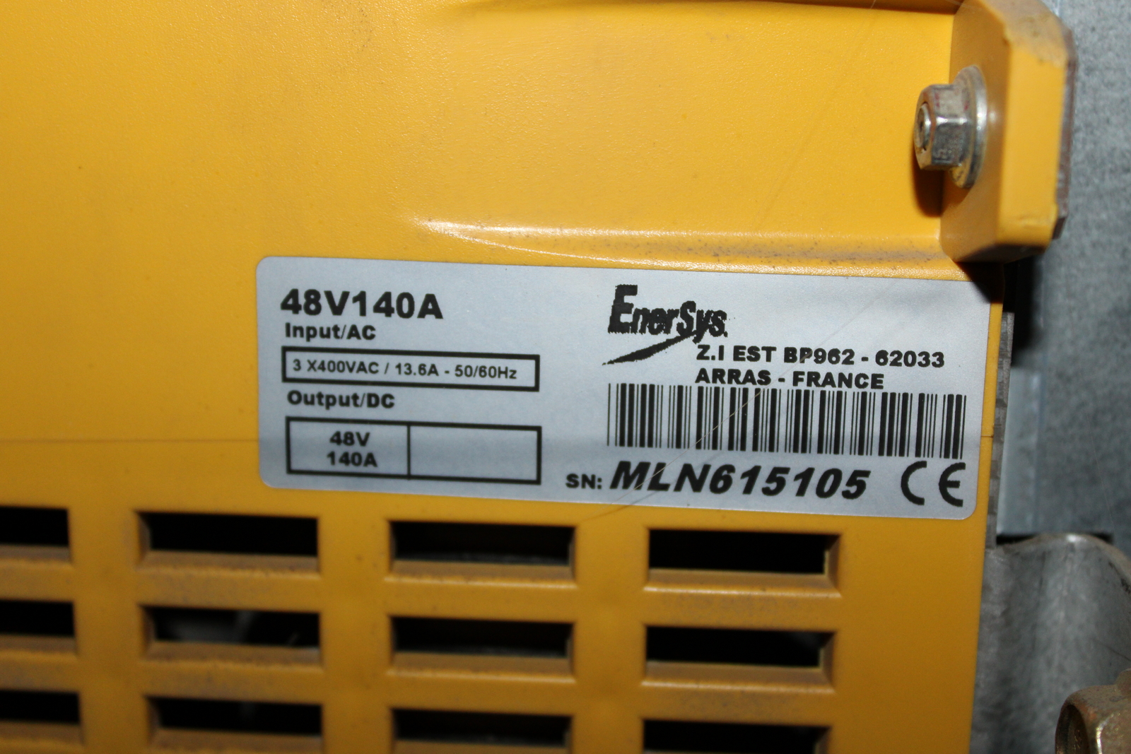 Keskenyfolyosós targonca 25