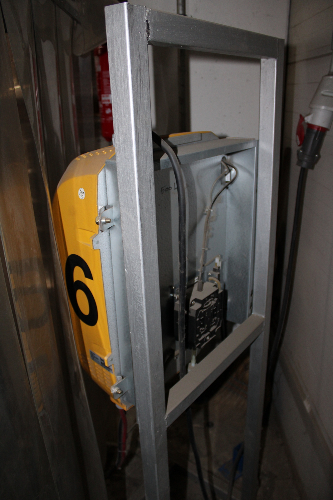 Keskenyfolyosós targonca 26