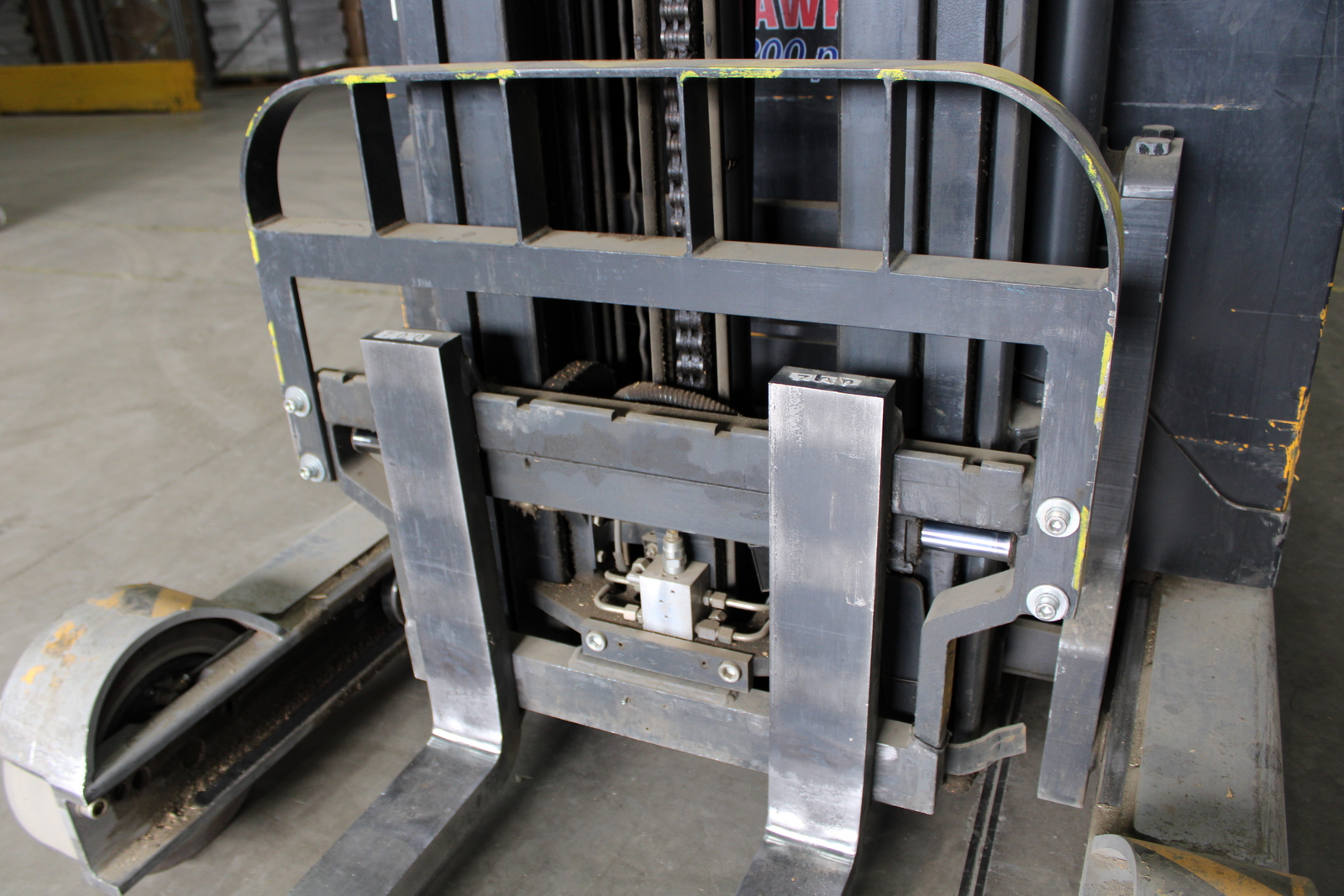 Vezetőüléses targonca 6