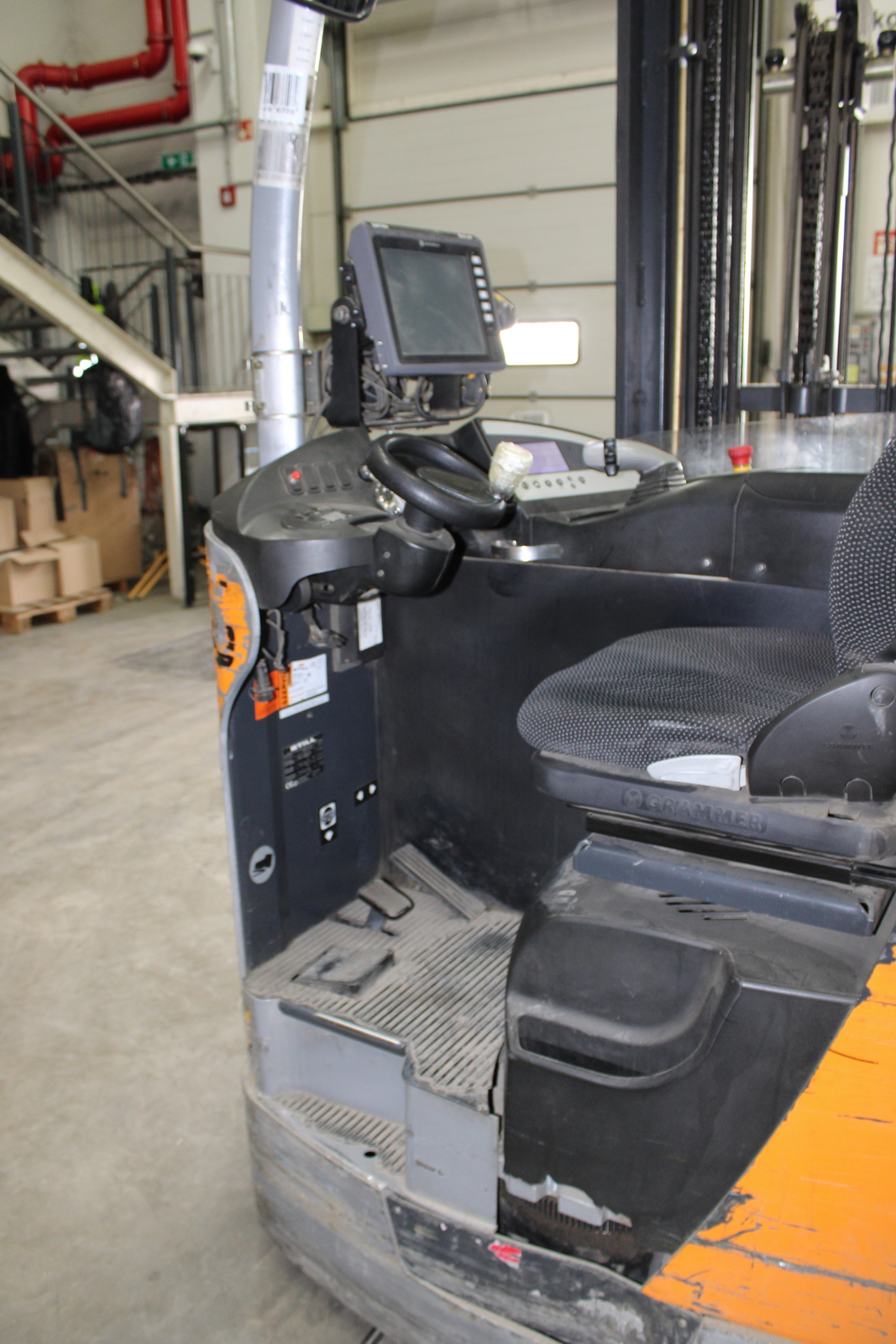 Vezetőüléses targonca 10