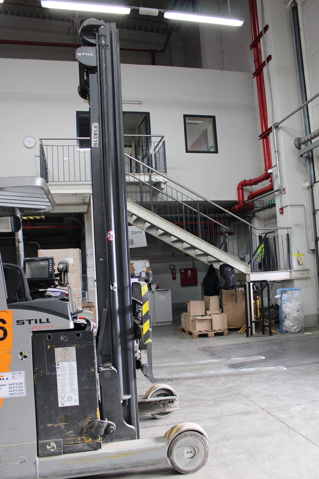 Vezetőüléses targonca 13