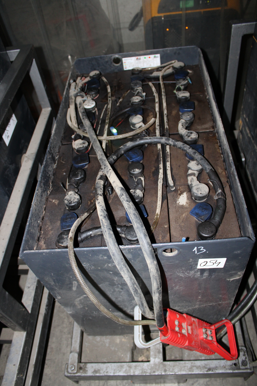 Vezetőüléses targonca 16