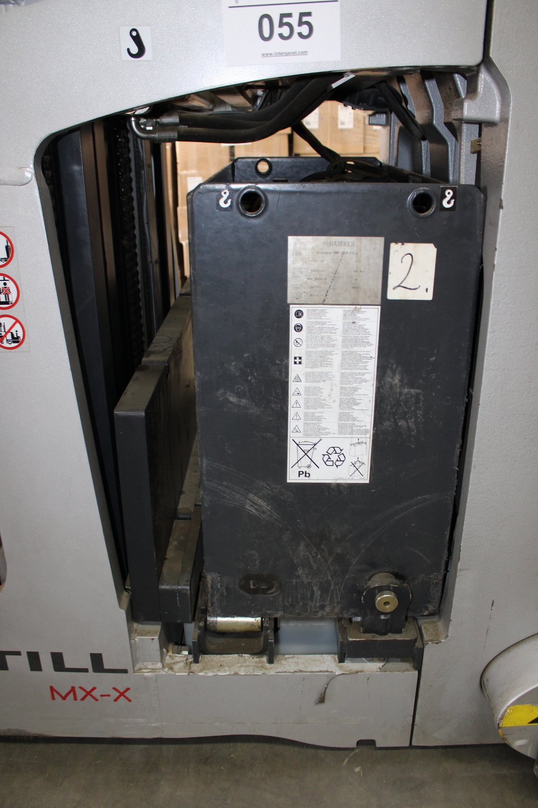 Keskenyfolyosós targonca 6