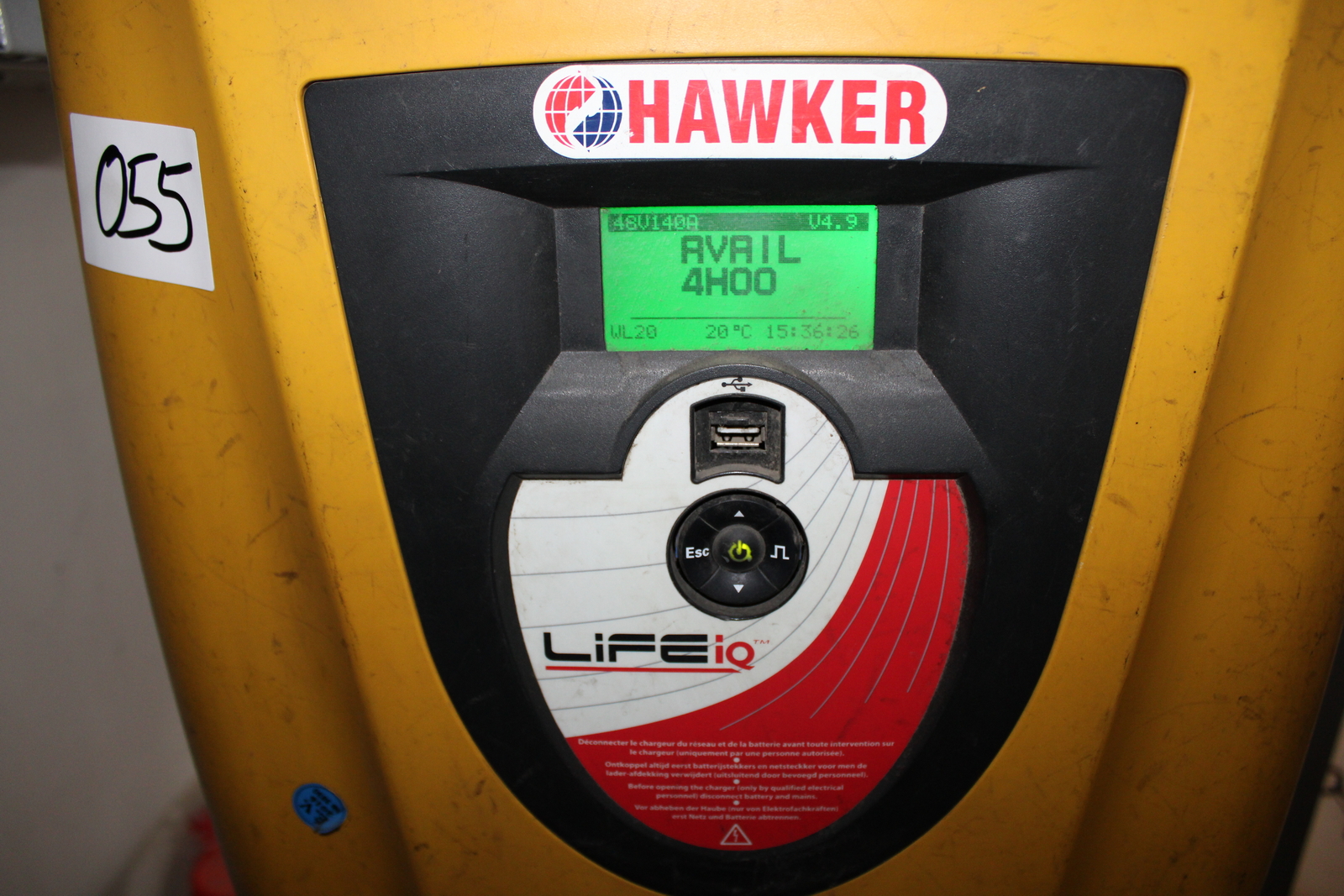 Keskenyfolyosós targonca 19