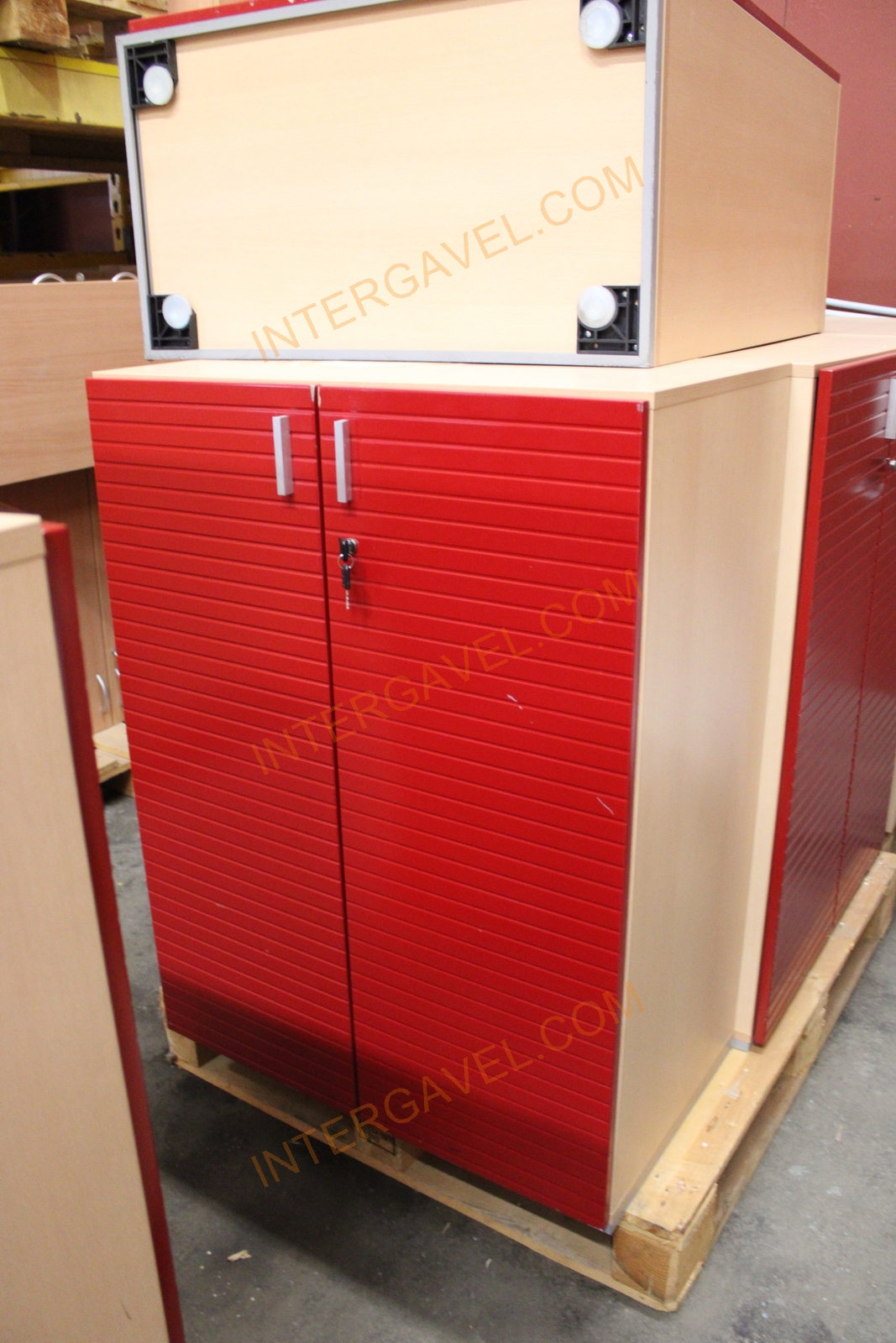 Shelf cabinet (red door-gray/beech top part-3 file rows) 14