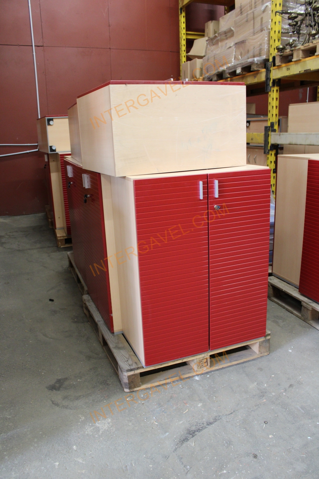 Shelf cabinet (red door-gray/beech top part-3 file rows) 12