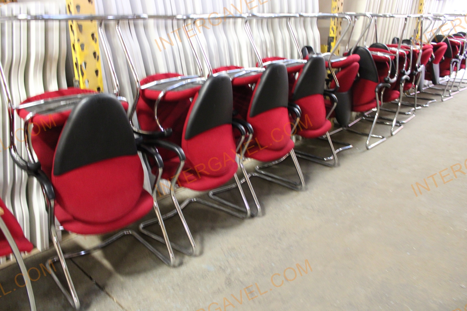 Conference chair (Cazarro-burgundy) 3