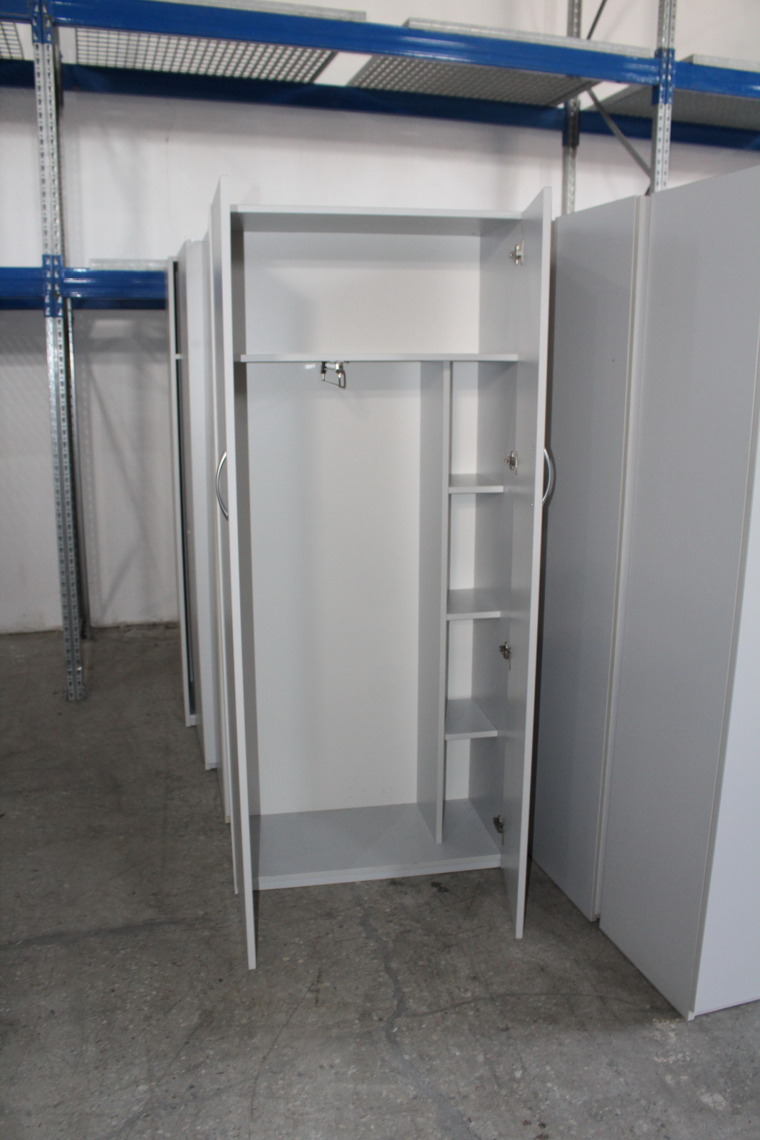 Polcos és akasztós szekrények 4