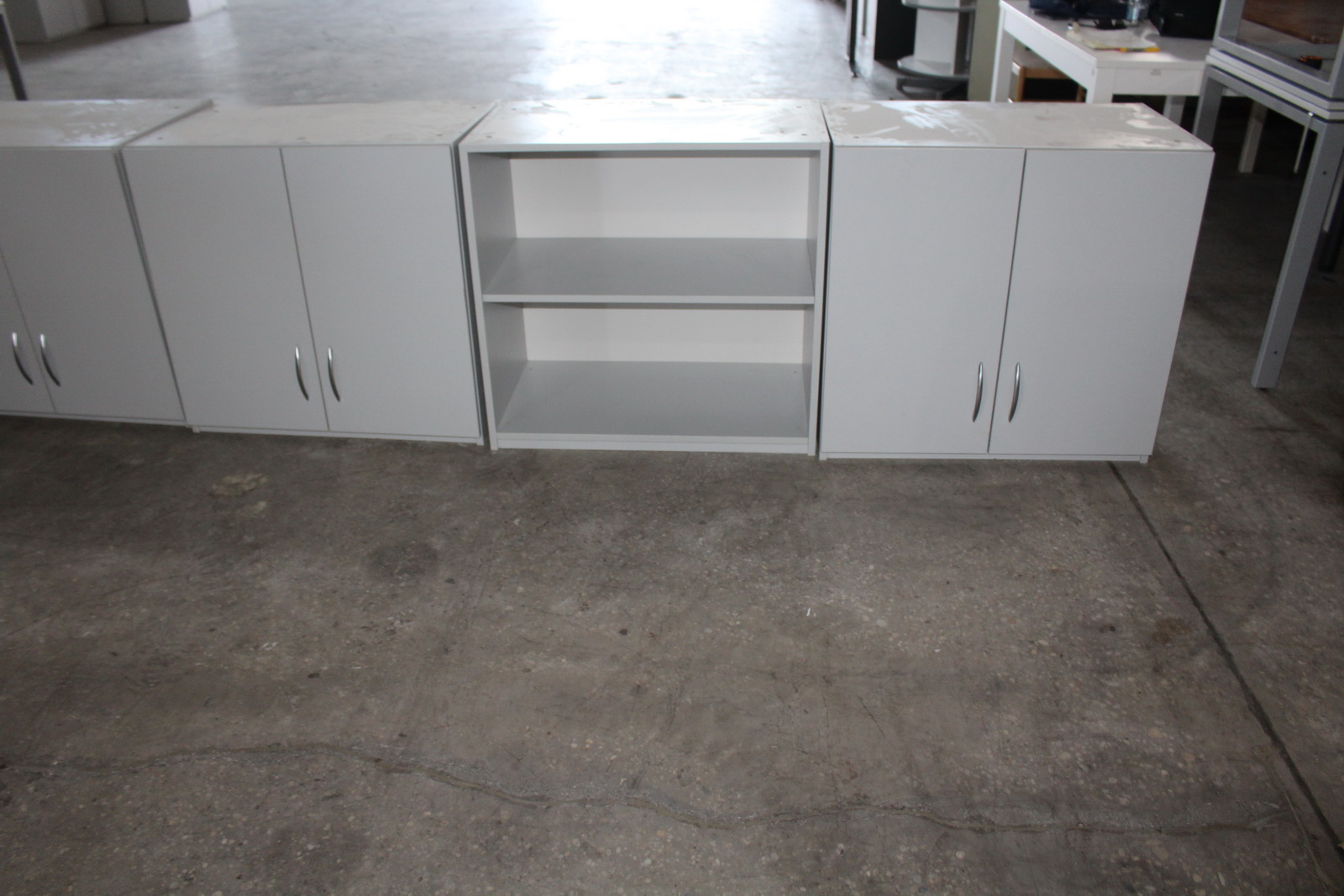 Szekrények és polc 2