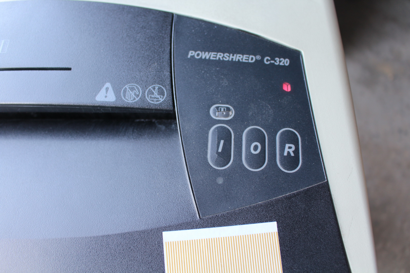 Iratmegsemmisítő 4