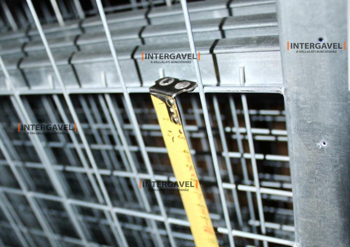 Vegyes hátfalrács 16