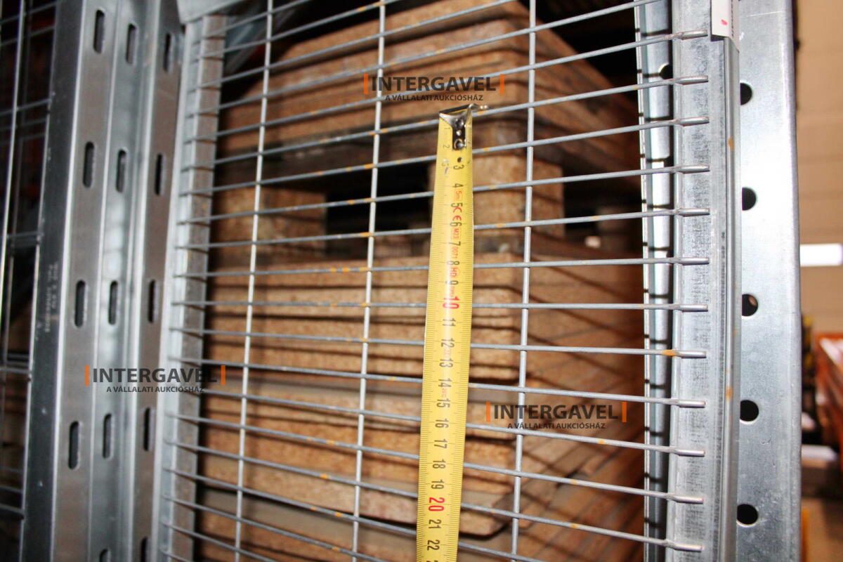 Vegyes hátfalrács 17