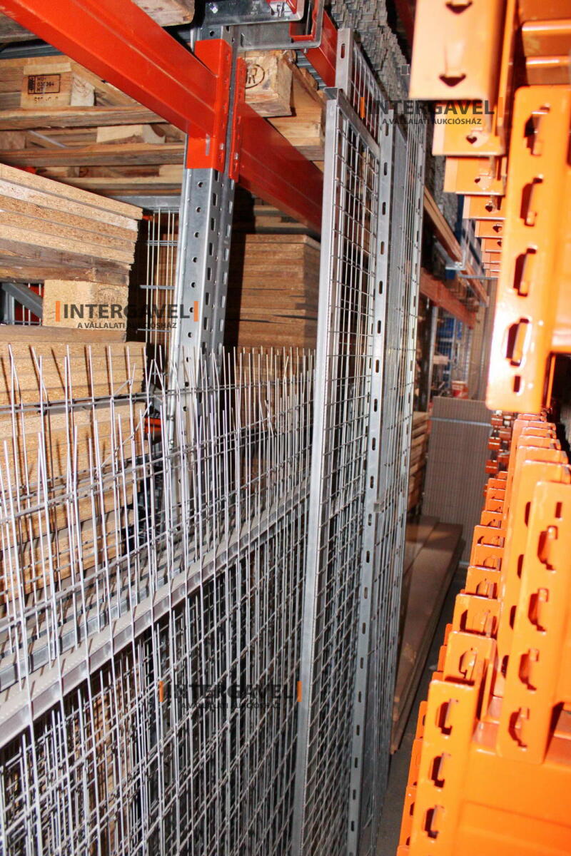 Vegyes hátfalrács 21