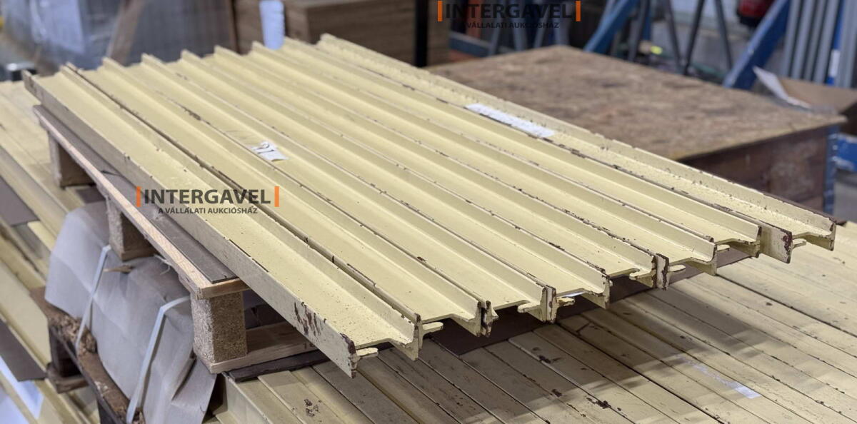 Raklapos állvány 8