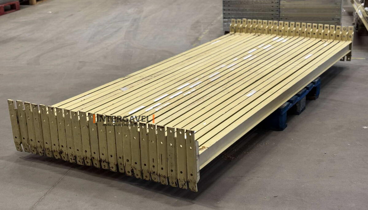 Raklapos állvány 9