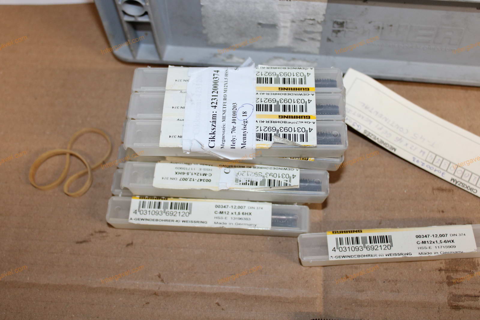 Vegyes szerszámok - menetfúrók 16