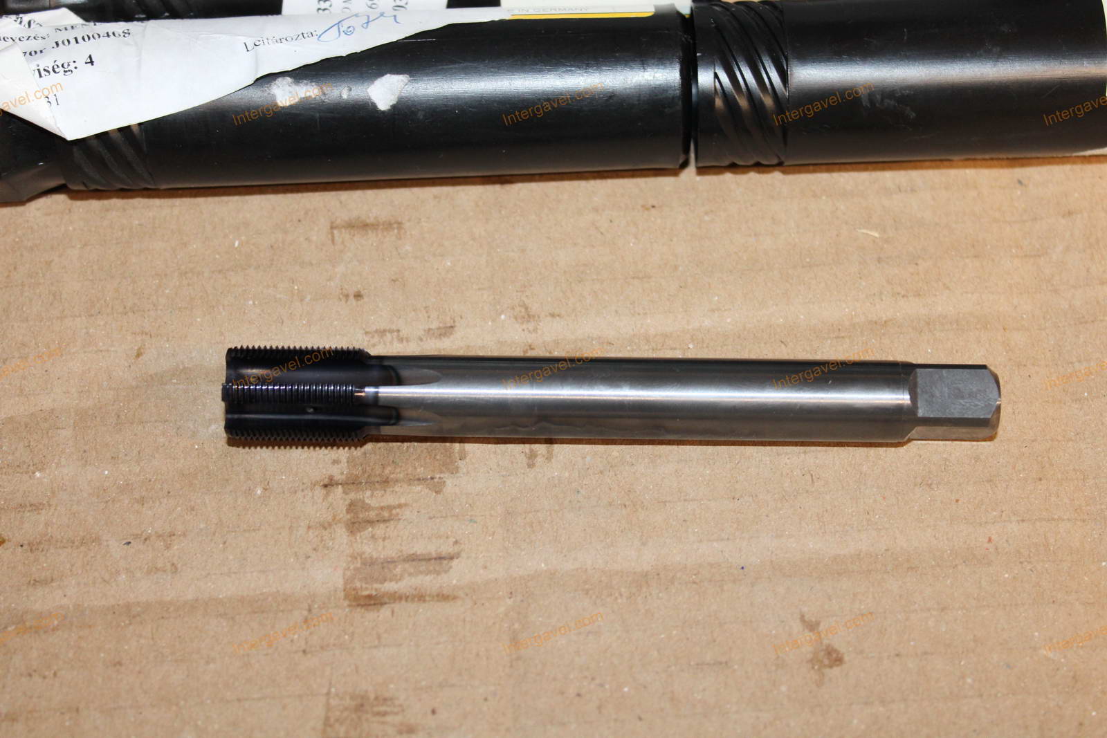 Vegyes szerszámok - menetfúrók 18