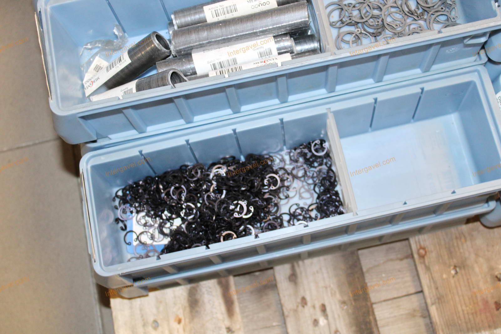 Vegyes alkatrészek, szerszámok 38