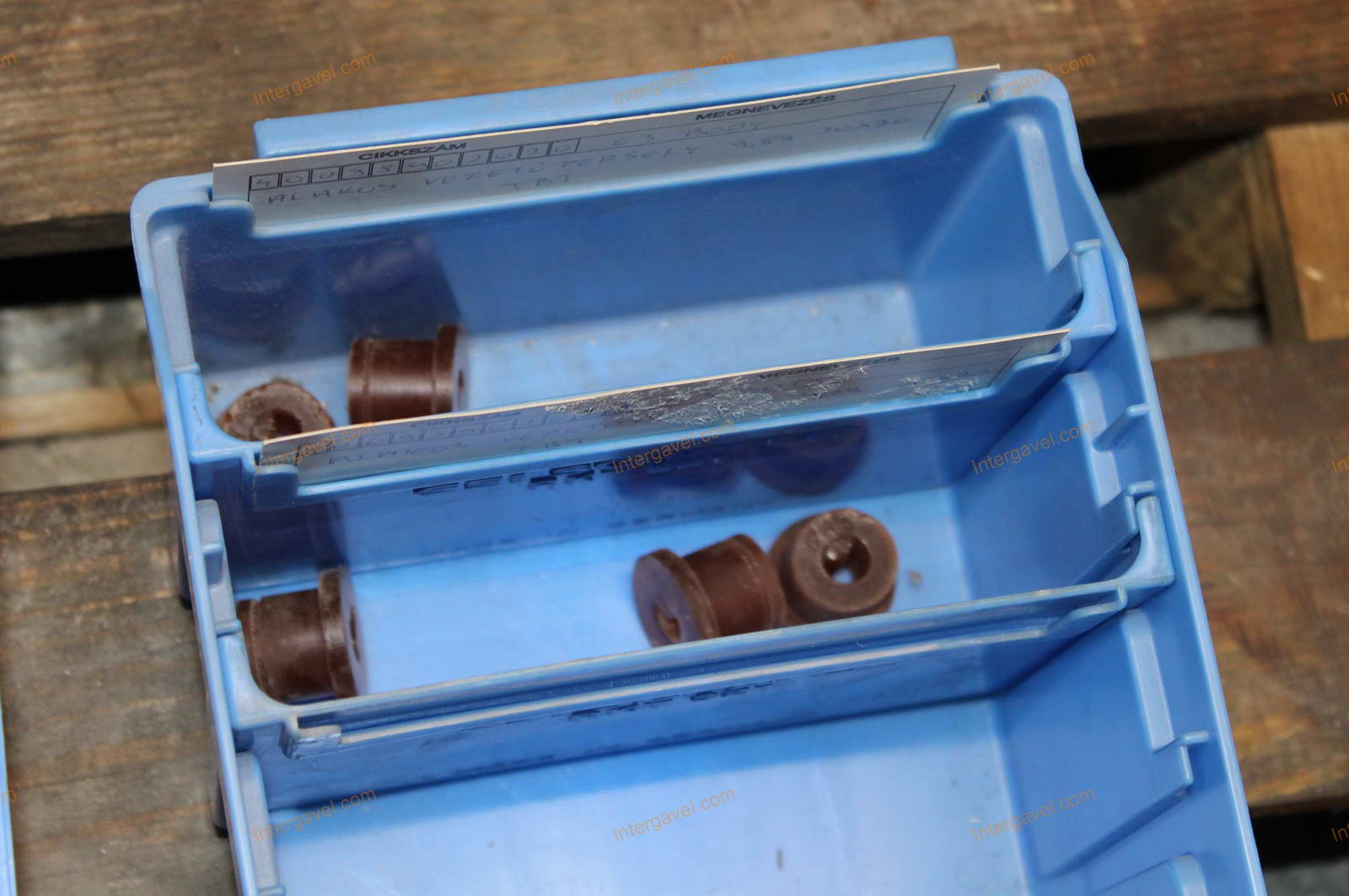 Vegyes alkatrészek 8