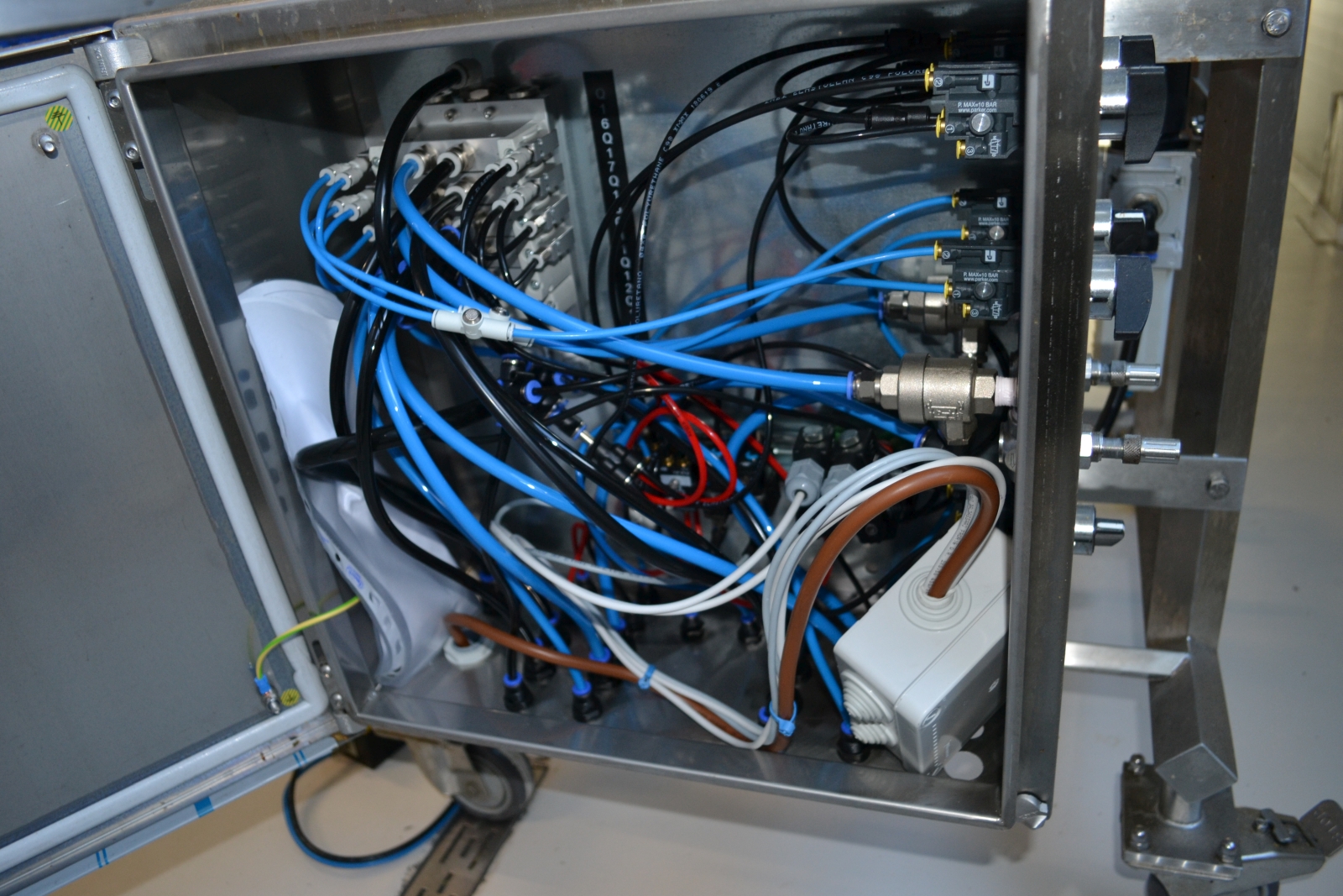 G.S. Italia filling machine 9