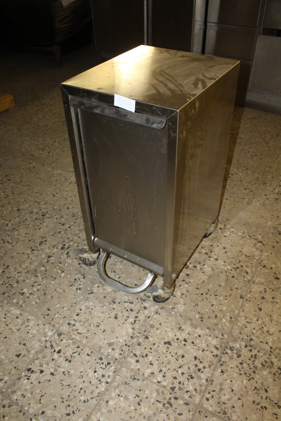 Pult szemetes résszel 2